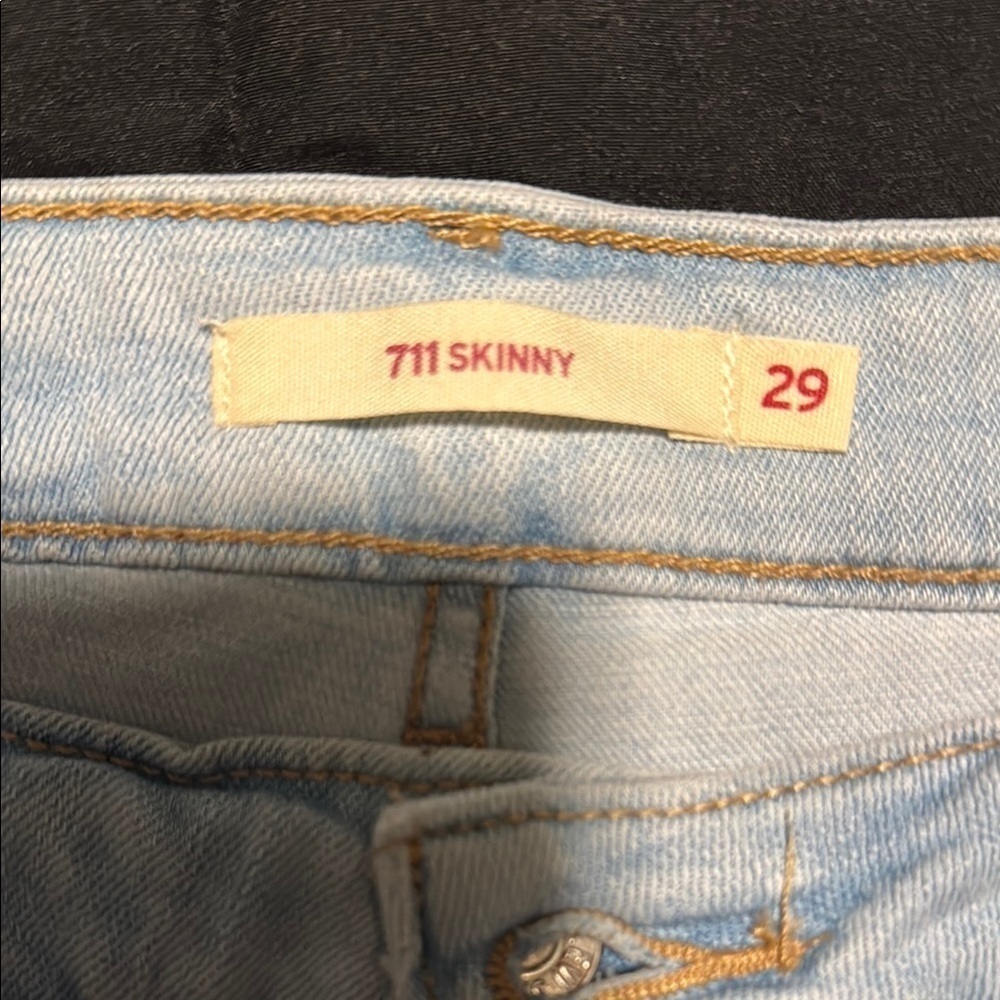 Levi's Women's Light Blue Jeans - Picture 3 of 4